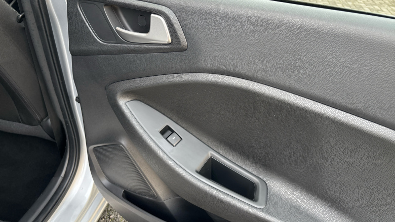 Hyundai i20 1.2 MPi SE 5dr Petrol Hatchback